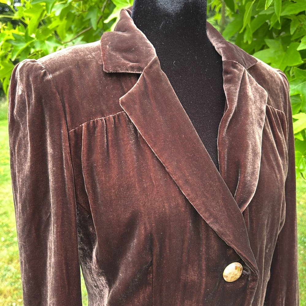 Jak & Rae Elegant Brown Velvet Women's Blazer - Picture 6 of 12